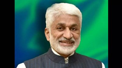 Andhra Pradesh officials discuss pending issues with Central team