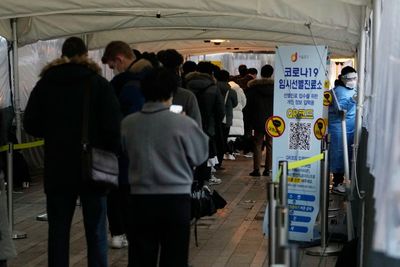 S. Korea sets high of 8,000 new virus cases ahead of holiday