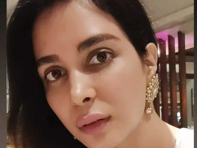 I want to set a trend of woman normalizing no makeup on the red carpet: Ankita Shorey