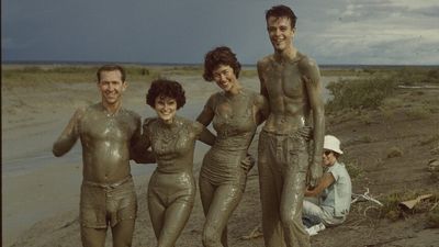 How a flight attendant's colour photos introduced National Geographic to remote WA in the 1960s