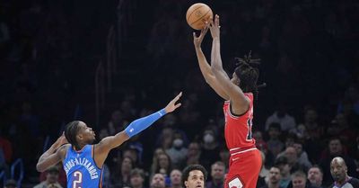Rookie Ayo Dosunmu has another showcase game as Bulls hold on for victory