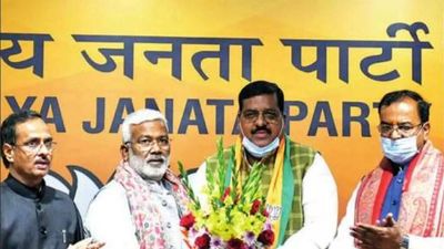 UP: Jalalpur SP MLA Subhash Rai switches over to BJP