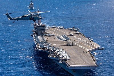 U.S. combat jet crashes in South China Sea exercise, 7 hurt