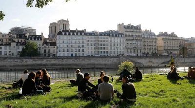 Booksellers along Paris’ La Seine Face Pandemic-Driven Crisis