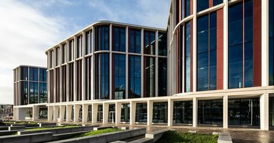 First academics move into new £116m University of Glasgow research facility
