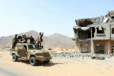 Yemen rebels lose key district after missile attack on UAE