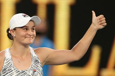 Top seed Barty crushes Pegula to make Australian Open semis