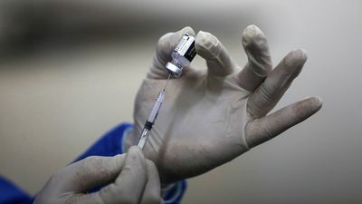 Pfizer begins clinical trial for Omicron-specific COVID vaccine