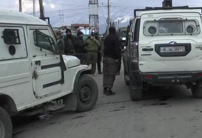 Grenade attack by militants in Srinagar, 4 injured