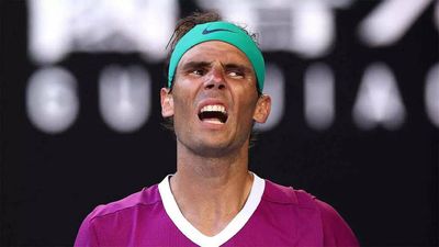 Nadal battles stomach pain to reach Australian Open semis