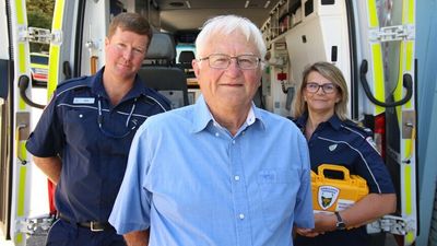 Heart attack survivor thanks Tasmanian paramedics carrying thrombolysis medication