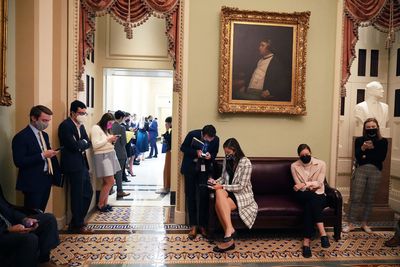 Thirteen percent of congressional staffers make less than a living wage, report shows - Roll Call