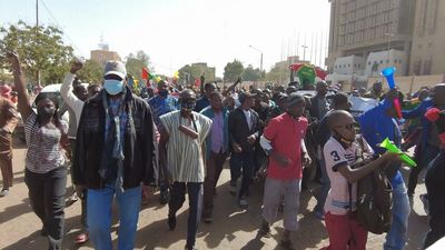 Burkina Faso: Pro-junta protesters rally in Ouagadougou after coup