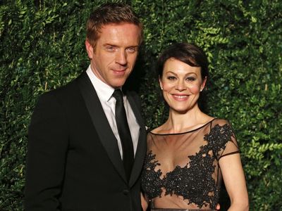 Damian Lewis reads moving tribute to wife Helen McCrory at National Theatre: ‘Her thunder would not be stolen’