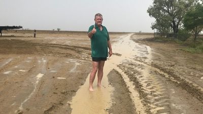 Drought-hit Queensland graziers 'over the moon' after biggest rainfall in more than a decade