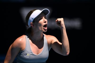 Collins beats Cornet to make Australian Open semi-final
