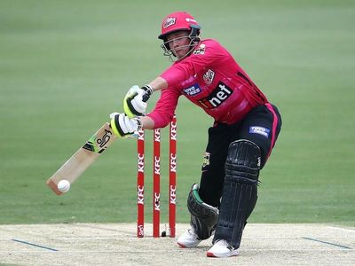 Depleted Sixers opt to bowl in BBL final