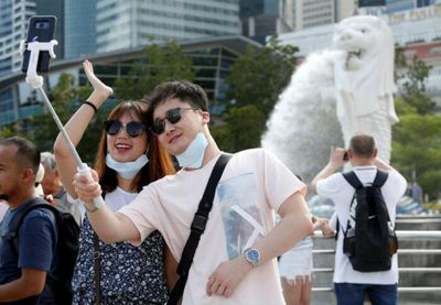 Singapore sees slump in arrivals