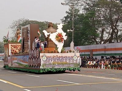 Kolkata: After Centre's rejection, tableau on Netaji showcased on Red Road during Republic Day parade