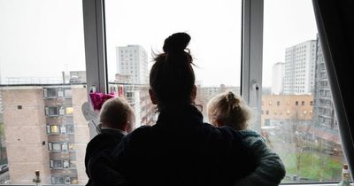 Mum and kids forced to wear dressing gowns and gloves in 'freezing' tower block