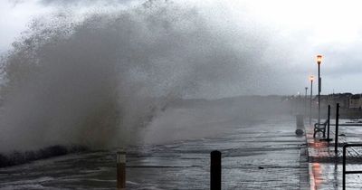 Scotland to be battered by 75mph winds tonight as Met Office issues warning ahead of snow