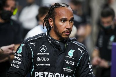 Hamilton will race on in F1 in 2022, reckons Button