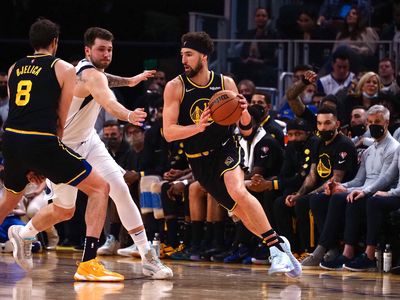 NBA Twitter reacts to Warriors cruising to blowout win vs. Mavs, 130-92