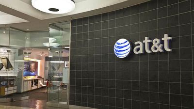 AT&T Stock 2022 Rally Fizzles Amid Questions Over Discovery Deal