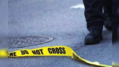 Mumbai: Six rescued as building collapses in Bandra