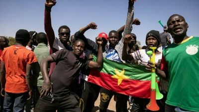 Crowds rally in Burkina Faso's capital to cheer on military coup leaders
