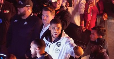 Anthony Joshua still considering offer to allow Tyson Fury vs Oleksandr Usyk