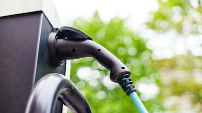 UK: AA President Calls For 'More Accessible' Charging Points