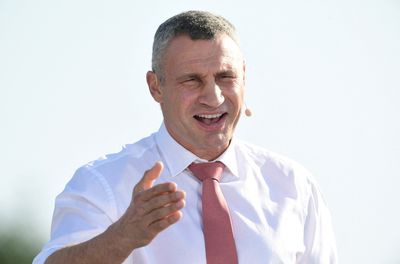 Germany offers Ukraine helmets, Kyiv's Klitschko "speechless"