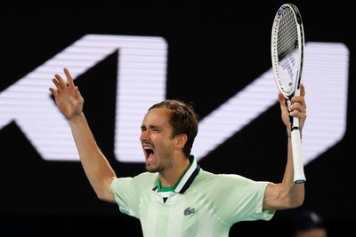 Australian Open favourite Daniil Medvedev survives major scare to book semi-final spot