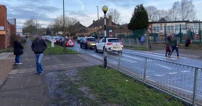 Parents blast 'ridiculous' parking outside Ilkeston school - and its headteacher agrees with the problem