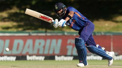 Virat Kohli is like a beast on the field, he wants to compete, says Ravi Shastri