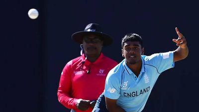 U-19 World Cup: England bowl out South Africa for 209 in Super League quarter-final