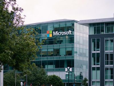 Why Stephanie Link Says These Two Growth Stocks Are A Better Bet Than Microsoft