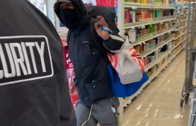 Michael Rapaport films shoplifter walk out of Rite Aid and blames ex-mayor of New York