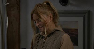 Emmerdale problem spotted as Charity checks her phone