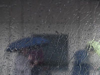 Wild Victoria storms forecast into weekend