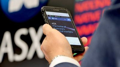 ASX falls into correction mode after early gains, US Federal Reserve says rate hike likely in March