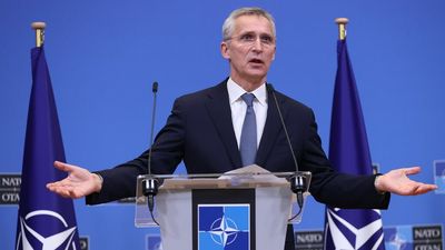 U.S. and NATO urge Putin to take “diplomatic path” while bracing for Ukraine invasion