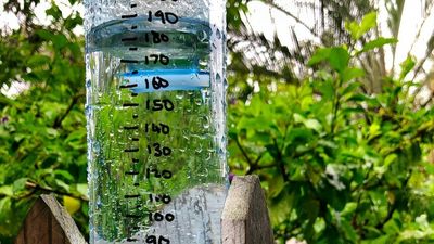 BOM says Townsville hit by 'intense' rain event, warnings issued and motorists rescued