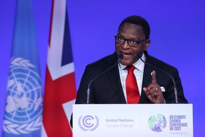 Malawi president rejigs cabinet after corruption scandals