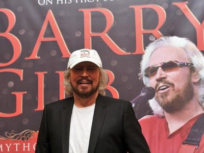 Barry Gibb honoured in Order of Australia