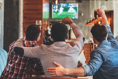 Pub criticised for ‘sexist’ note asking women to give male partners permission to watch Six Nations