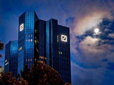 Deutsche Bank sees biggest annual profit in a decade