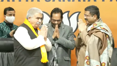 UP assembly elections: Ex-MP from Congress, two-time minister from Samajwadi Party join BJP