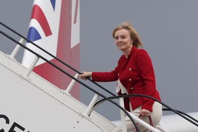 Liz Truss criticised for private flight to Australia which ‘cost taxpayers £500,000’